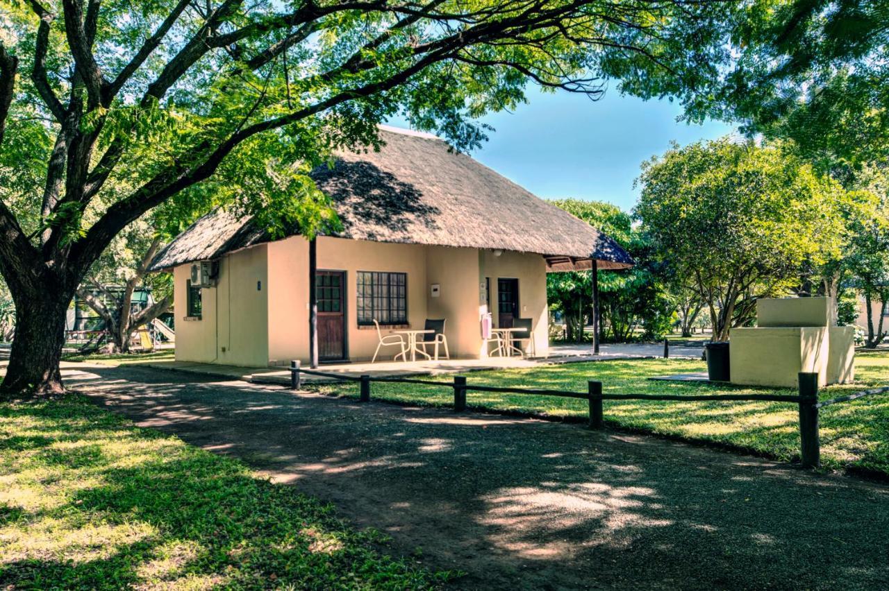 Komati River Chalets كوماتيبورت المظهر الخارجي الصورة