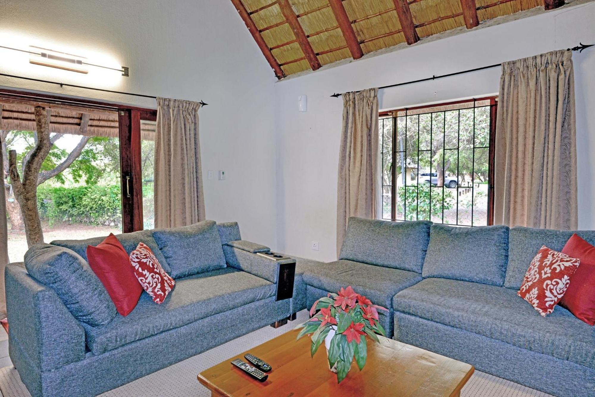 Komati River Chalets كوماتيبورت المظهر الخارجي الصورة